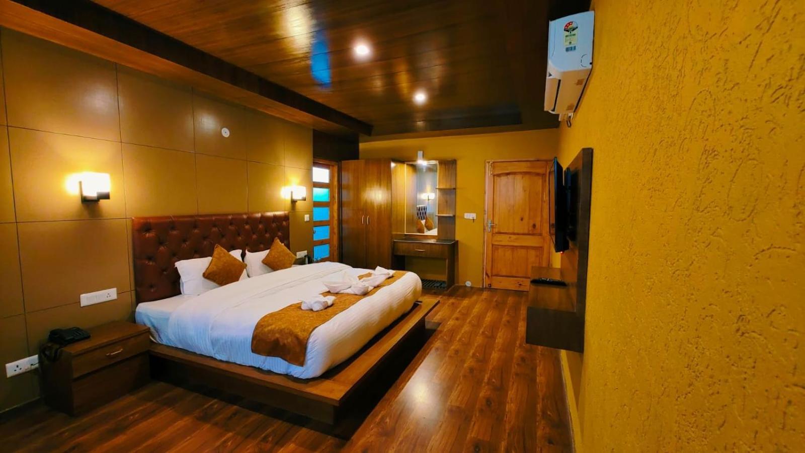 Tata Vista Resort Mall Road Manali - Centrally Heated & Air Cooled Экстерьер фото